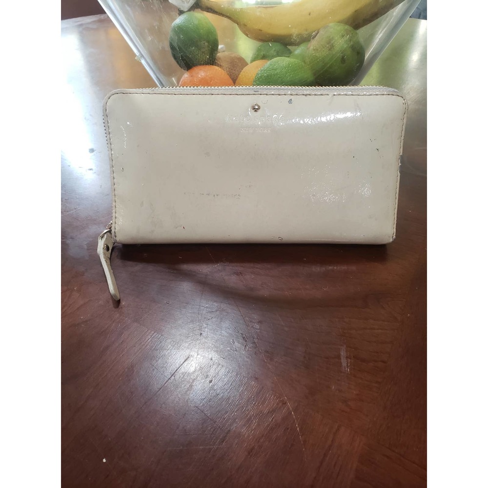 Kate Spade Beige Patent Leather Envelope Zipper Wallet Card Holder Change  Cash